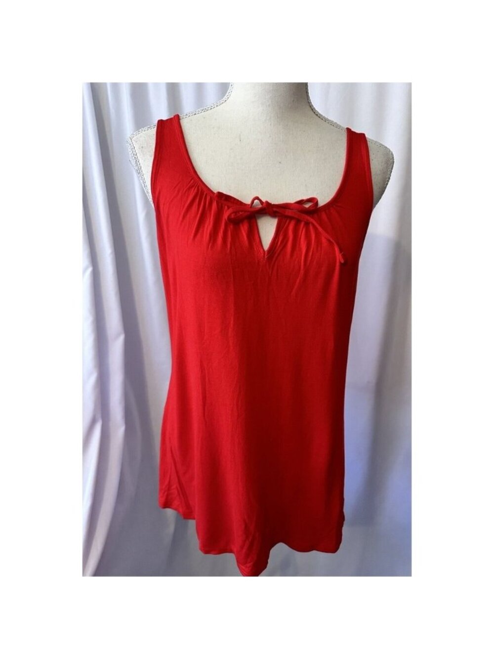 Old Navy Top Women Size M Red Scoop Tie Neck Keyhole Sleeveless Swing 100% Rayon